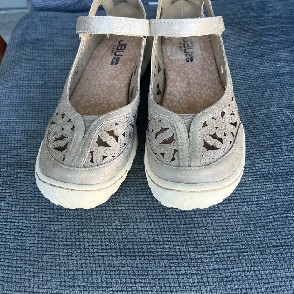 JBU Memory Foam by Jambu